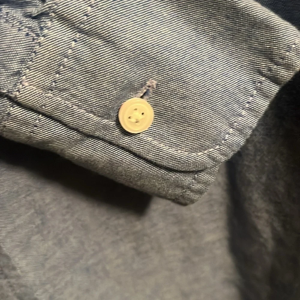 🔘J.Crew Flex Washed Button Up Lightweight Denim Slim And Untucked Vintage